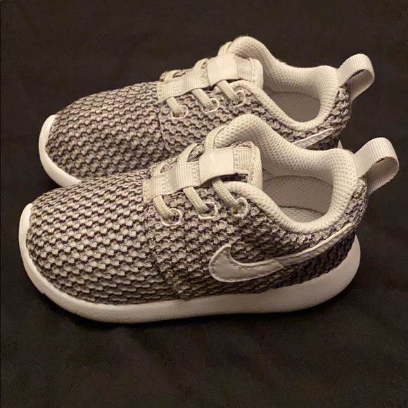 Nike Other - Nike Roshe One